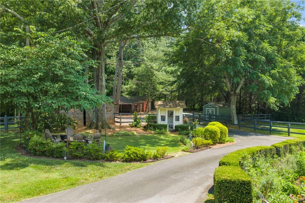 2324 E Cherokee Drive Woodstock GA 30188