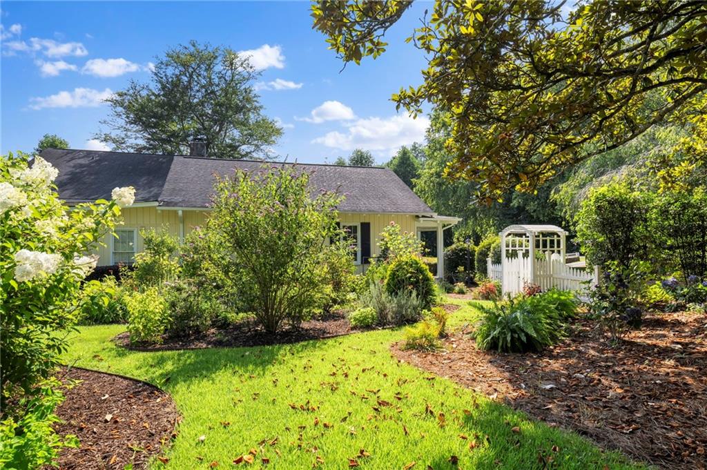 2324 E Cherokee Drive Woodstock GA 30188