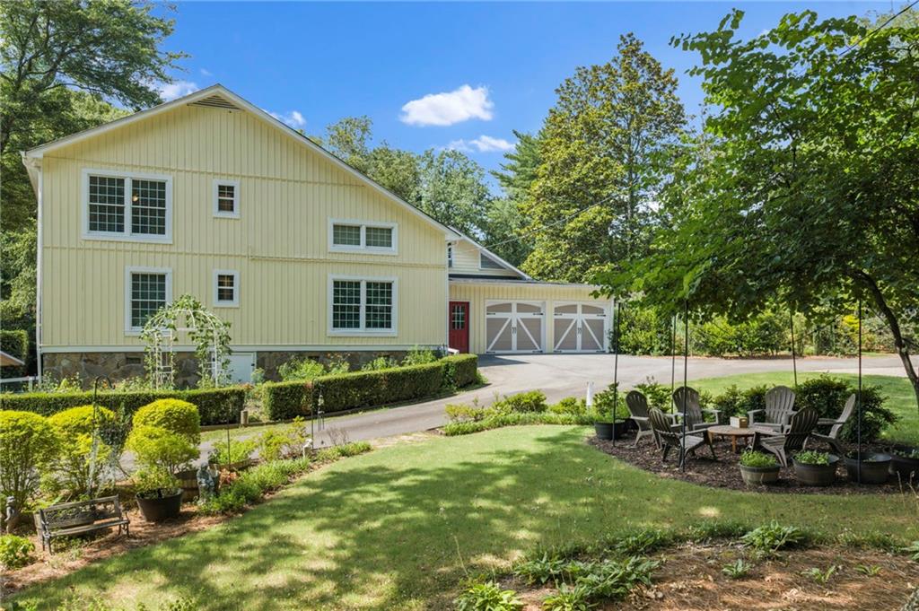 2324 E Cherokee Drive Woodstock GA 30188