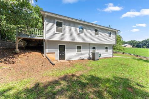 31 S Wind Drive Dahlonega GA 30533