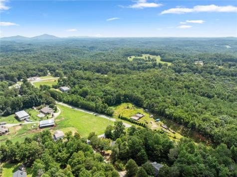 31 S Wind Drive Dahlonega GA 30533