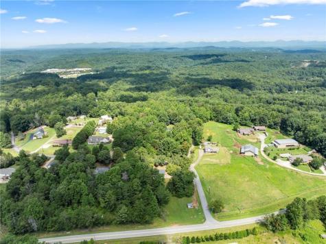 31 S Wind Drive Dahlonega GA 30533