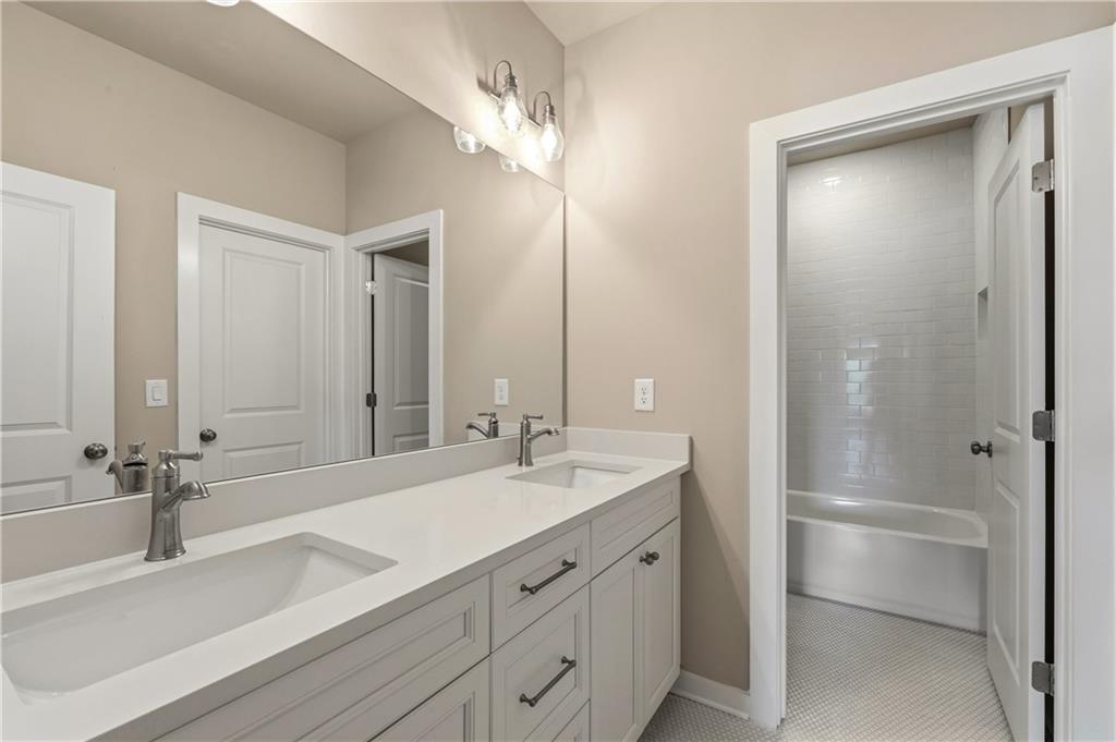 1033 Crossroad Trail Milton GA 30004