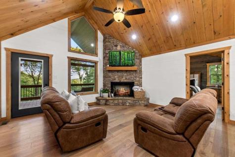 241 Wolf Creek Mountain Road Mineral Bluff GA 30559