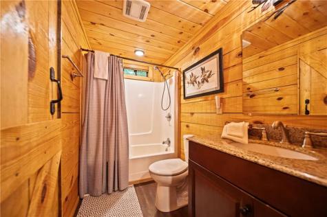 469 N Lake Drive Ellijay GA 30536