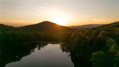 469 N Lake Drive Ellijay GA 30536