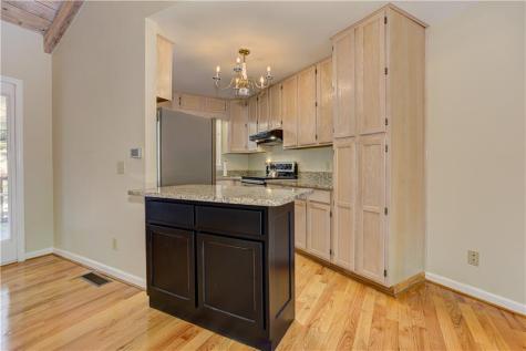 24 Sal Mountain Way Cleveland GA 30571
