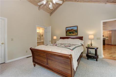 24 Sal Mountain Way Cleveland GA 30571