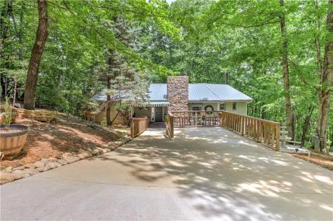 24 Sal Mountain Way Cleveland GA 30571