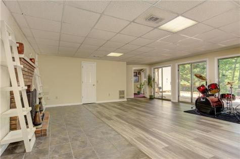 24 Sal Mountain Way Cleveland GA 30571