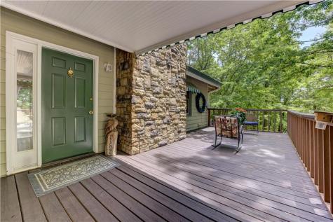24 Sal Mountain Way Cleveland GA 30571