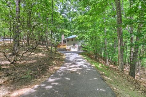 24 Sal Mountain Way Cleveland GA 30571