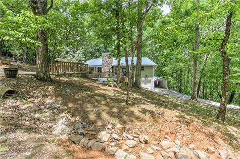 24 Sal Mountain Way Cleveland GA 30571