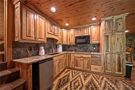 469 N Lake Drive Ellijay GA 30536