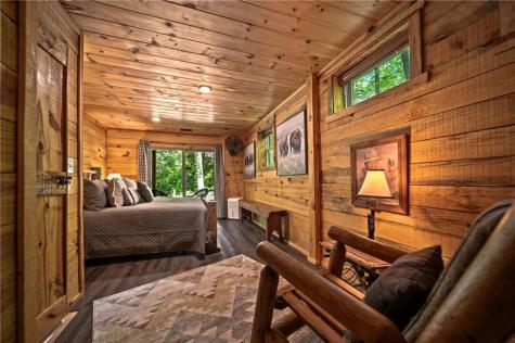 469 N Lake Drive Ellijay GA 30536