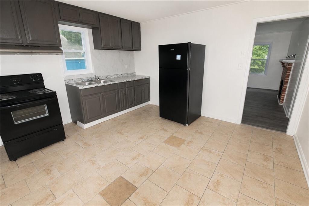 541 W Lake Avenue NW Atlanta GA 30318