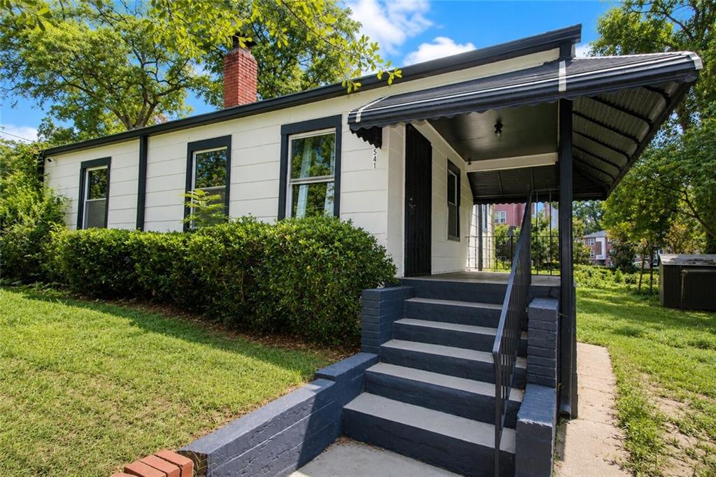 541 W Lake Avenue NW Atlanta GA 30318