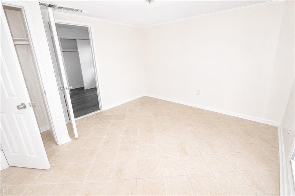 541 W Lake Avenue NW Atlanta GA 30318