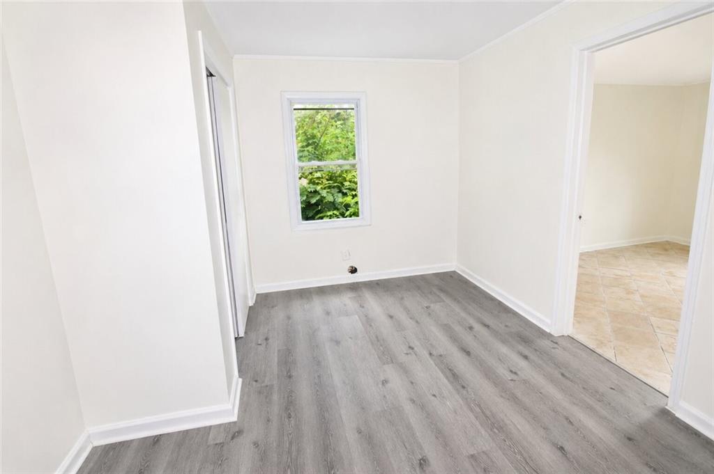 541 W Lake Avenue NW Atlanta GA 30318
