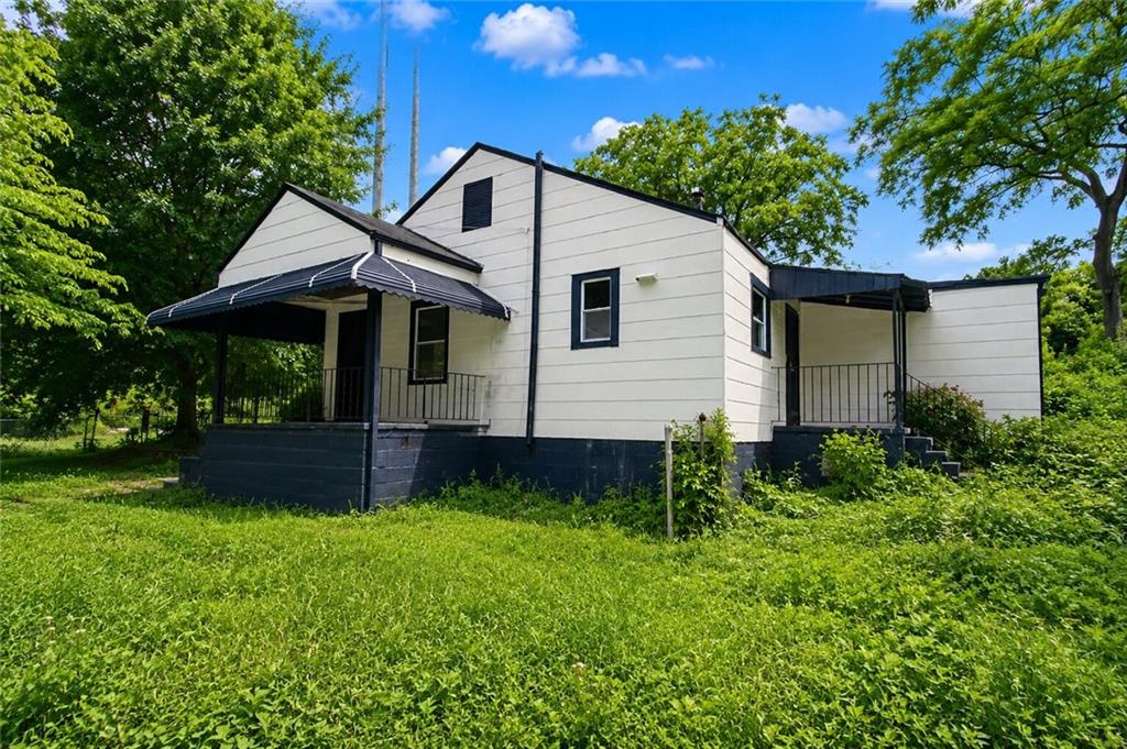 541 W Lake Avenue NW Atlanta GA 30318