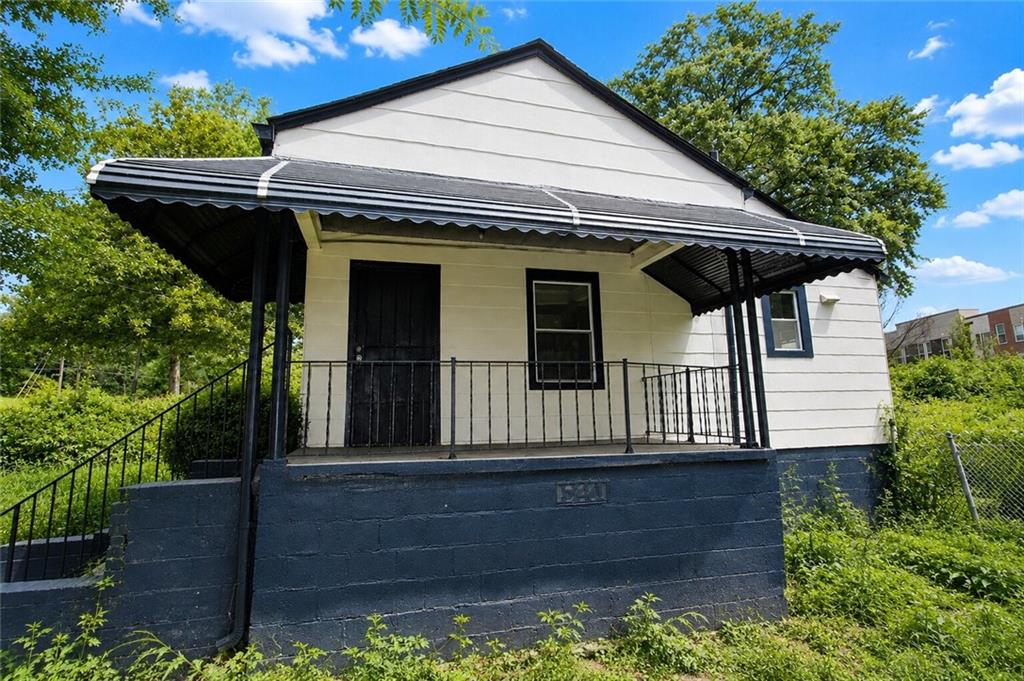 541 W Lake Avenue NW Atlanta GA 30318