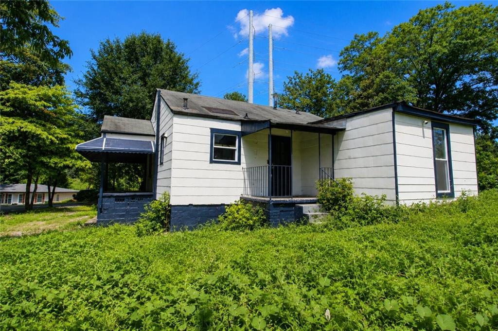 541 W Lake Avenue NW Atlanta GA 30318