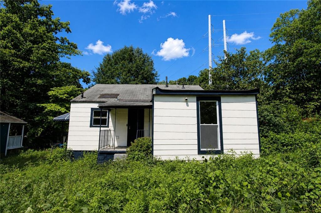 541 W Lake Avenue NW Atlanta GA 30318