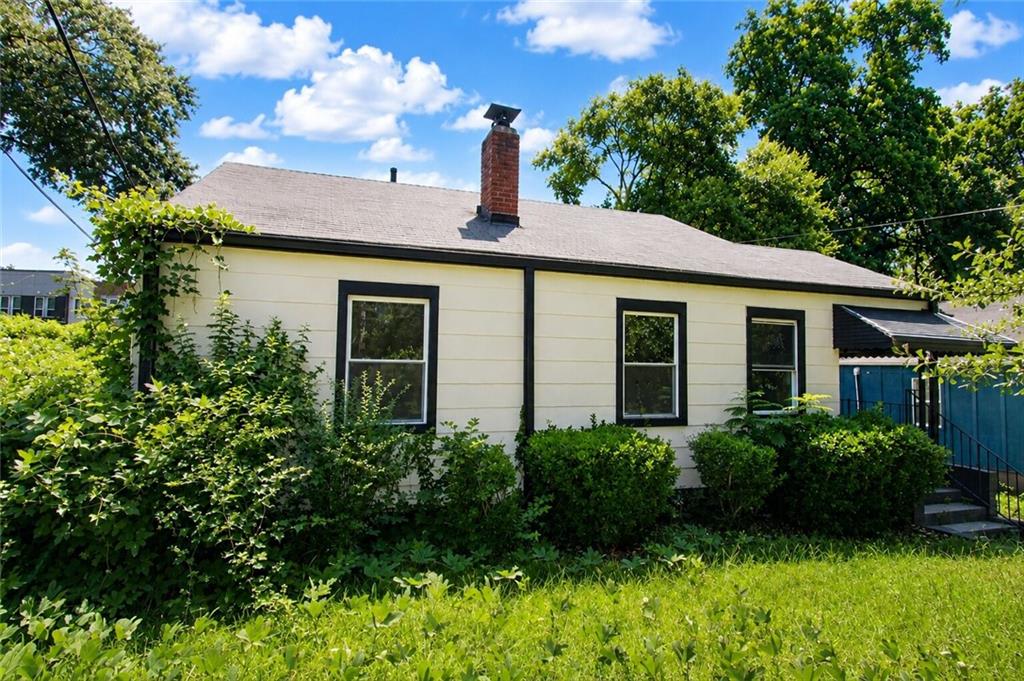 541 W Lake Avenue NW Atlanta GA 30318