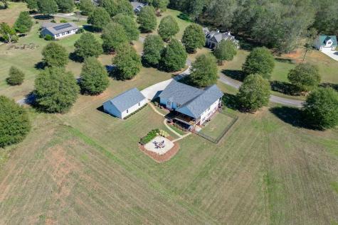 182 Farm Hill Drive Clarkesville GA 30523