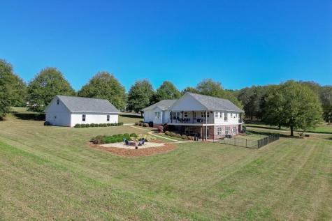 182 Farm Hill Drive Clarkesville GA 30523