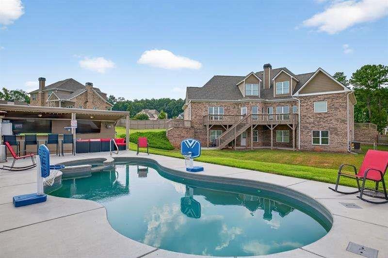 2112 Meadowood Cove Monroe GA 30655