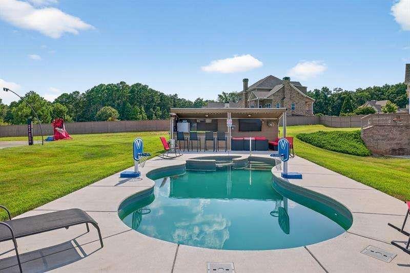 2112 Meadowood Cove Monroe GA 30655