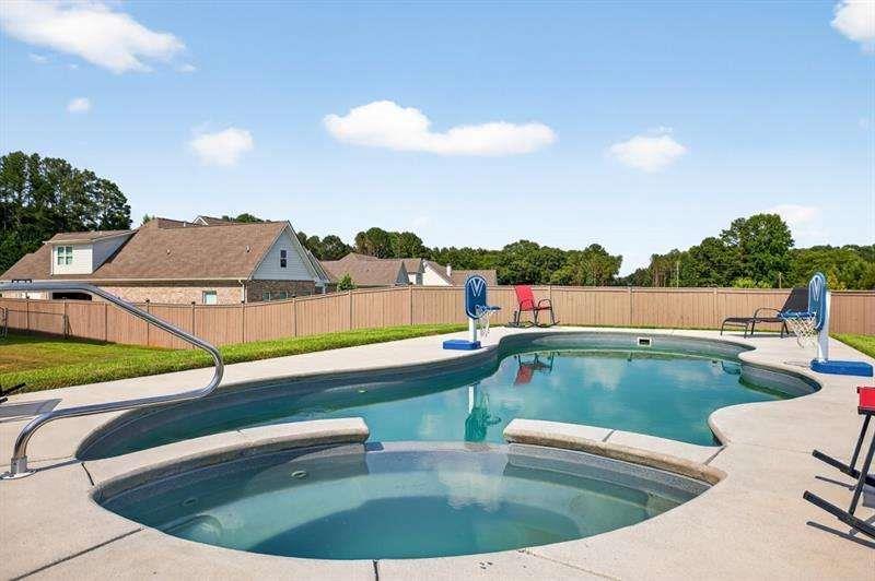 2112 Meadowood Cove Monroe GA 30655