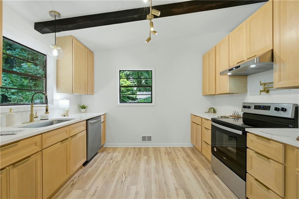 411 Hunters Lane Woodstock GA 30189