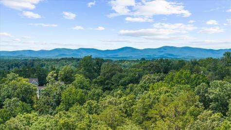 300 Silas Dahlonega GA 30533