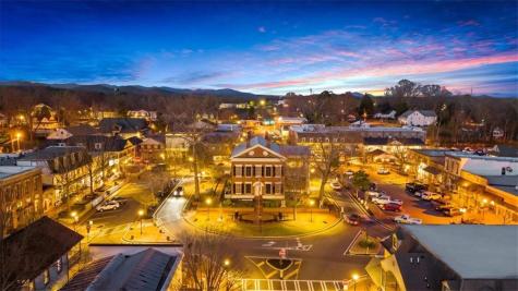 300 Silas Dahlonega GA 30533