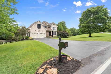 15 Hyalite Road E Dahlonega GA 30533