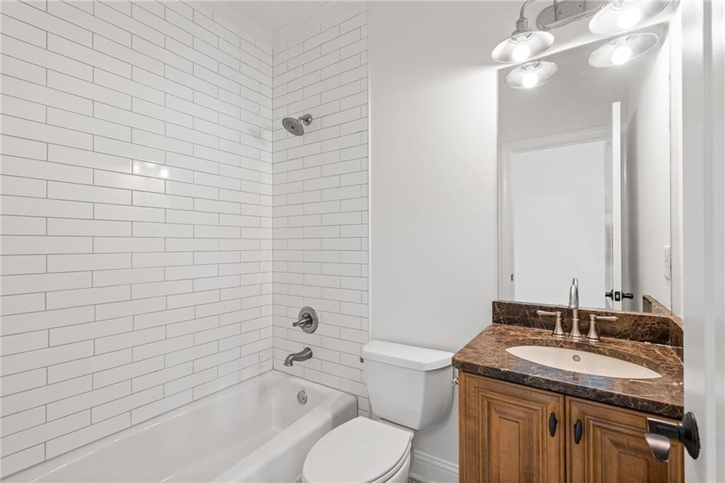 210 Manor Close Milton GA 30004