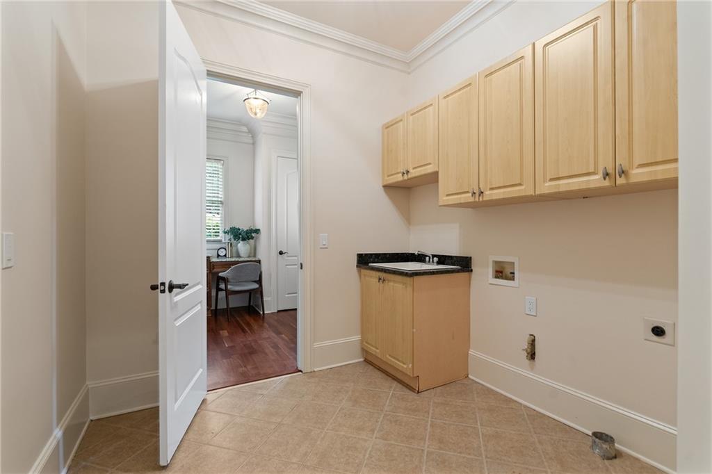 210 Manor Close Milton GA 30004