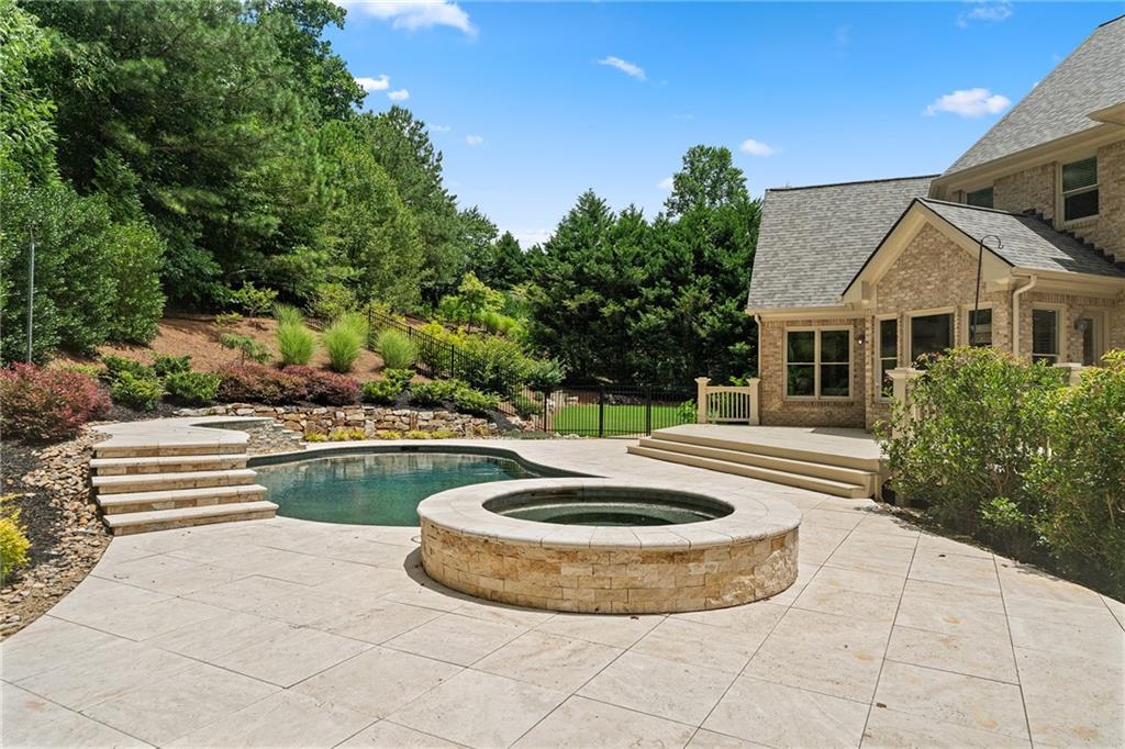 210 Manor Close Milton GA 30004
