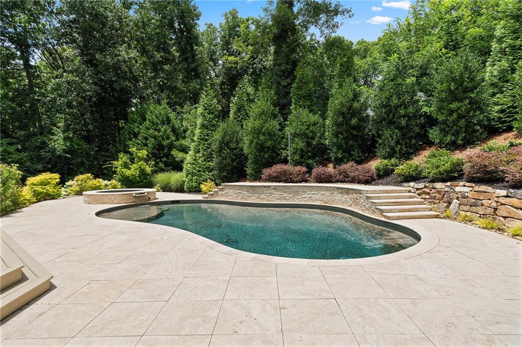 210 Manor Close Milton GA 30004