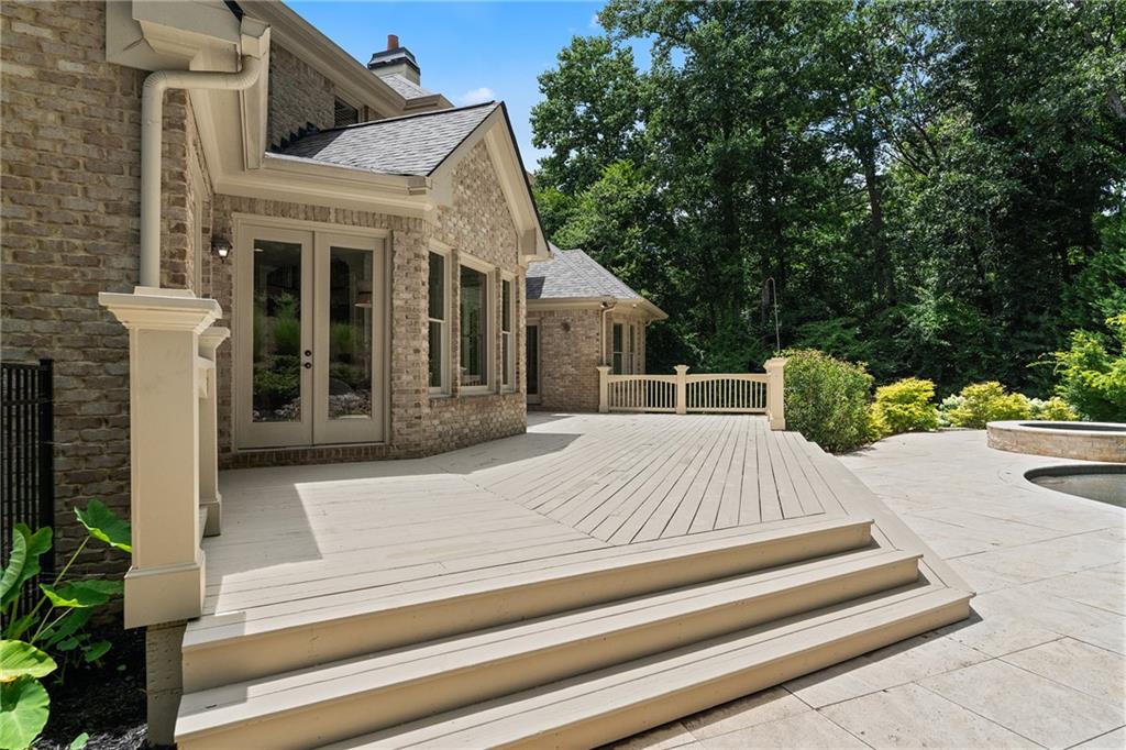 210 Manor Close Milton GA 30004
