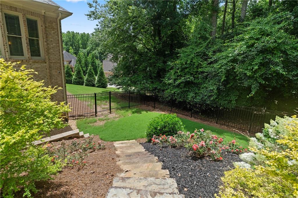 210 Manor Close Milton GA 30004