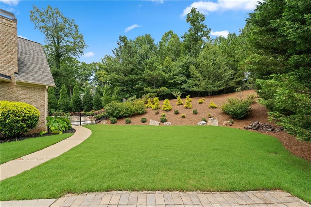 210 Manor Close Milton GA 30004