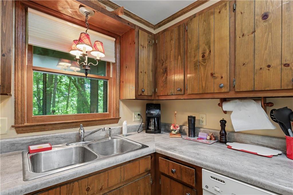 102 Moses Road Rabun Gap GA 30568