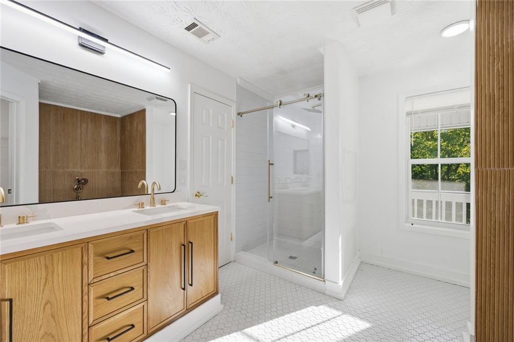 537 Shadow Valley Court Lithonia GA 30058