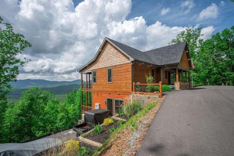 193 Pontoosuc Drive Mineral Bluff GA 30559