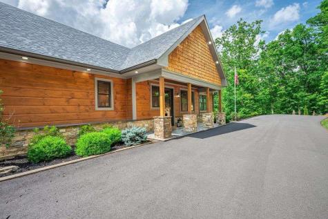 193 Pontoosuc Drive Mineral Bluff GA 30559