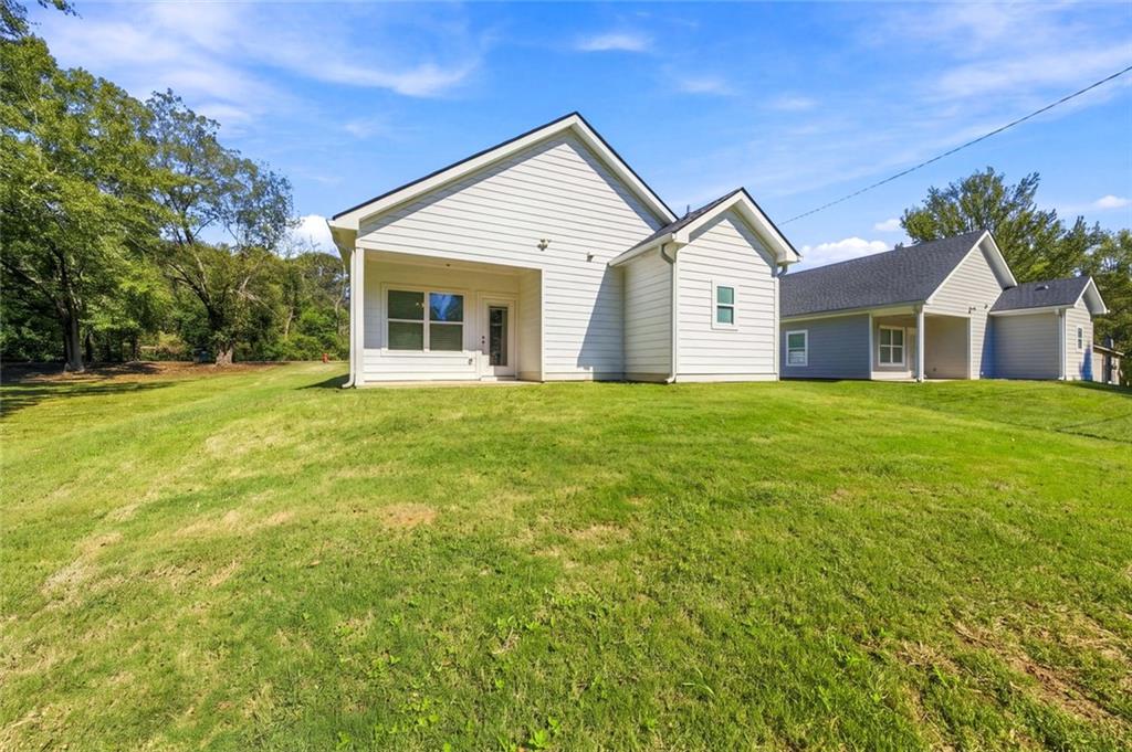 694 Railroad Avenue Comer GA 30629