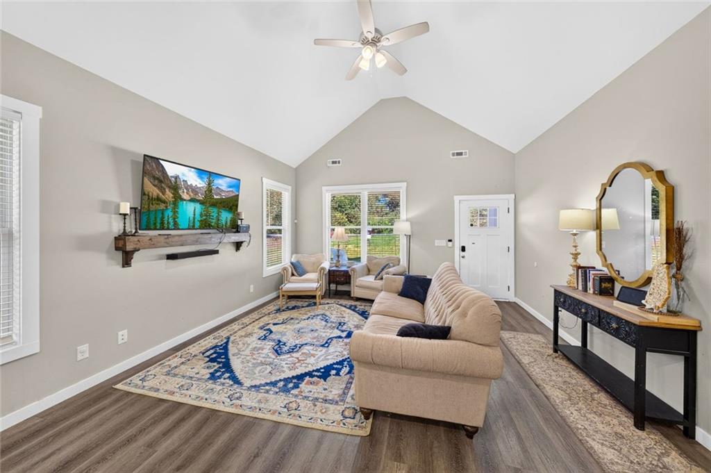 694 Railroad Avenue Comer GA 30629